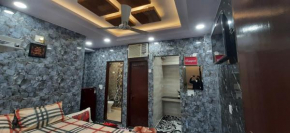 Aggarwal hotels & guest houses lajpat nagar luxury stay in independent flats with attached kitchen washroom and balcony cal 92121 ,74700
